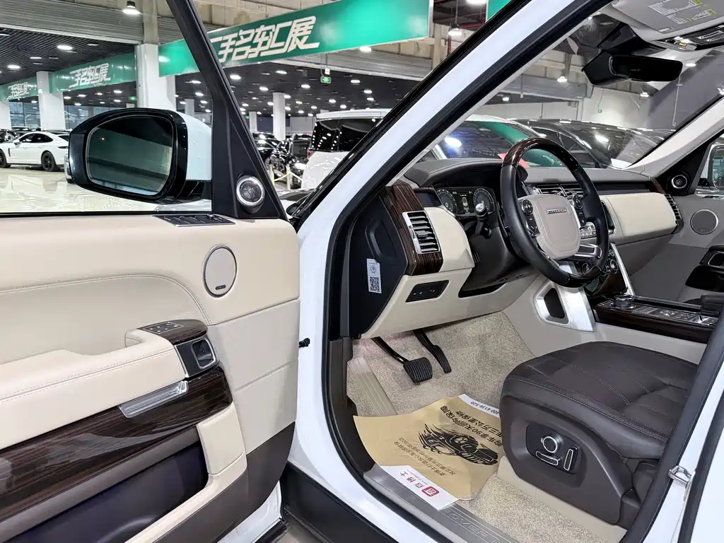 Land Rover Range Rover — миниатюра 3