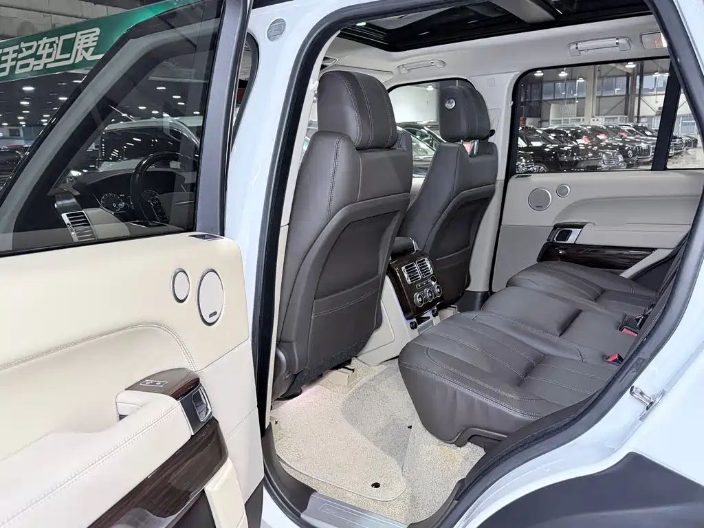 Land Rover Range Rover — миниатюра 13