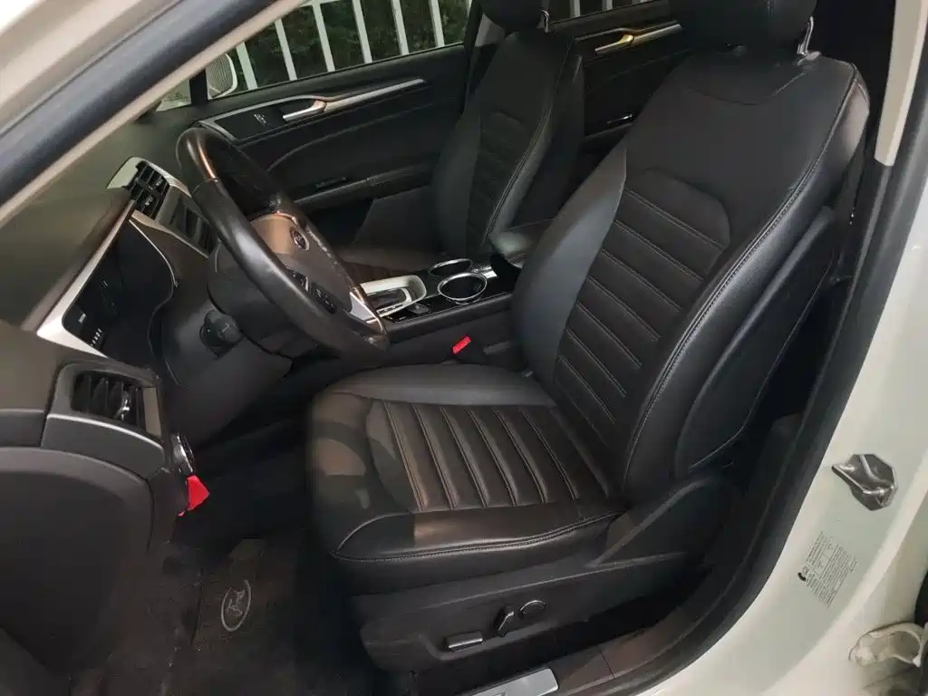 Ford Mondeo — миниатюра 16