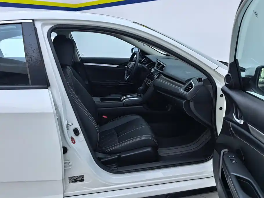 Honda Civic — миниатюра 8