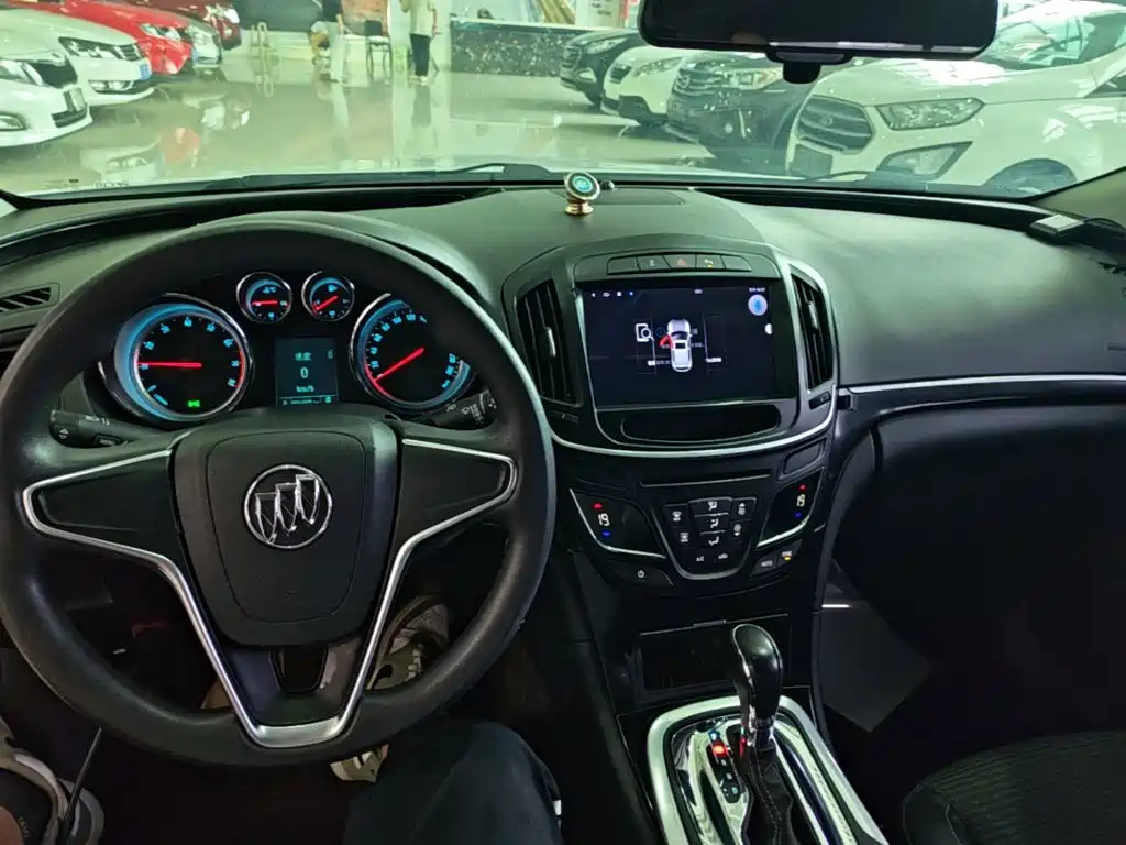Buick Regal — миниатюра 10