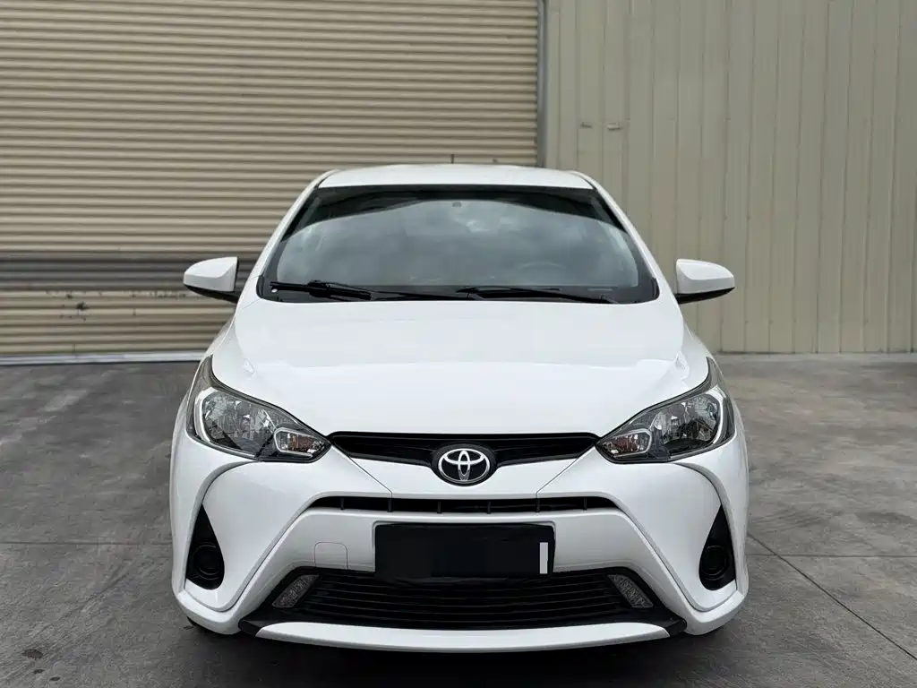 Toyota Yaris L — миниатюра 2
