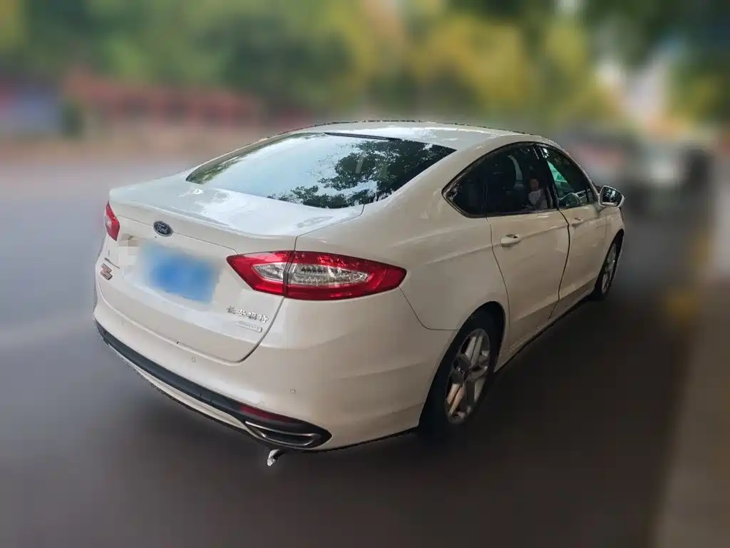 Ford Mondeo — миниатюра 6