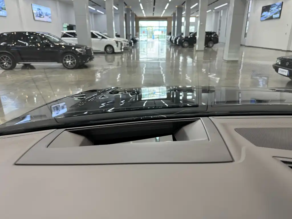 Volkswagen Touareg — миниатюра 14