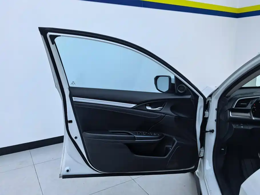 Honda Civic — миниатюра 7