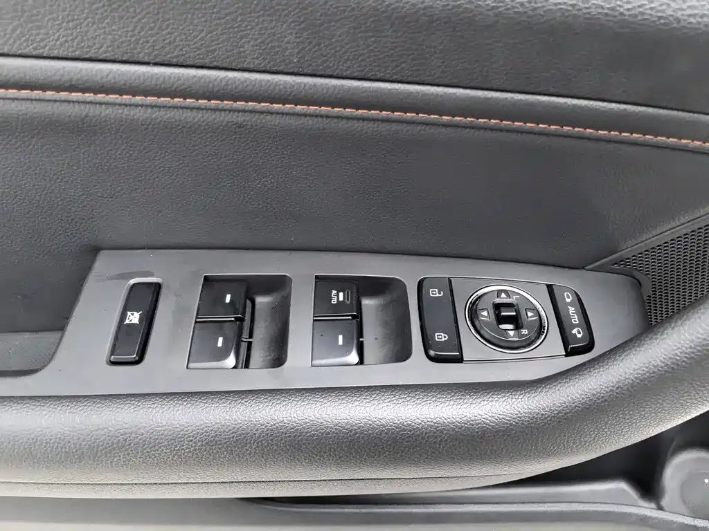 Hyundai Sonata — миниатюра 9