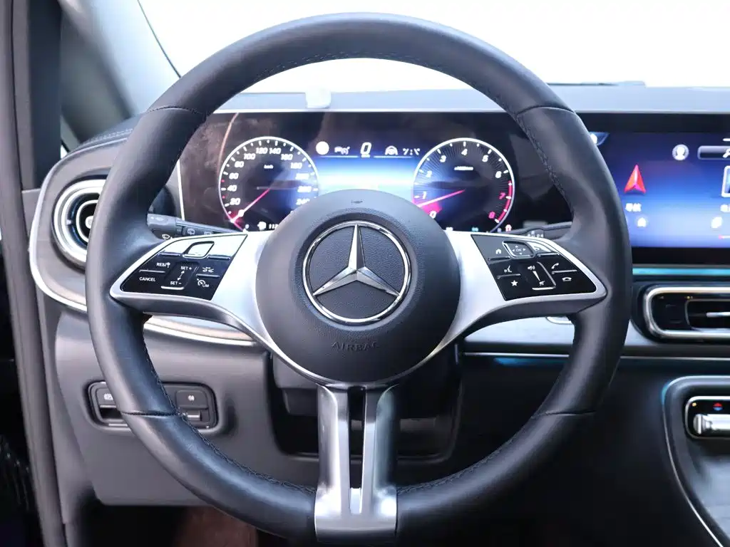 Mercedes-Benz V-Class — миниатюра 16