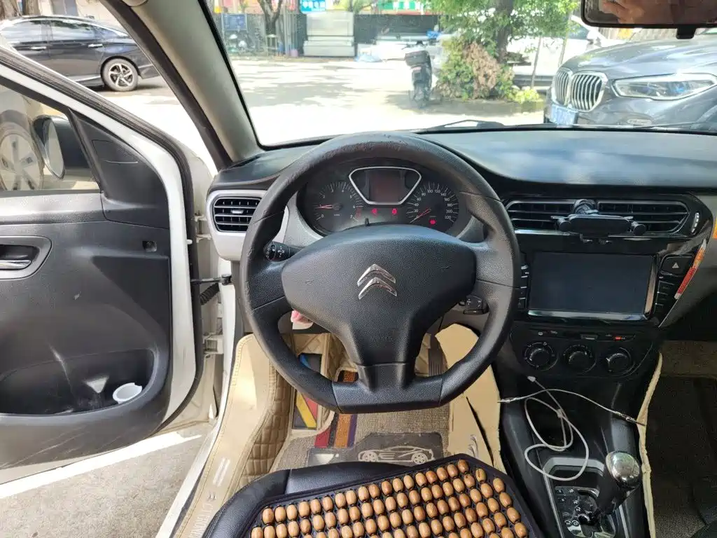 Citroen Elysee — миниатюра 11