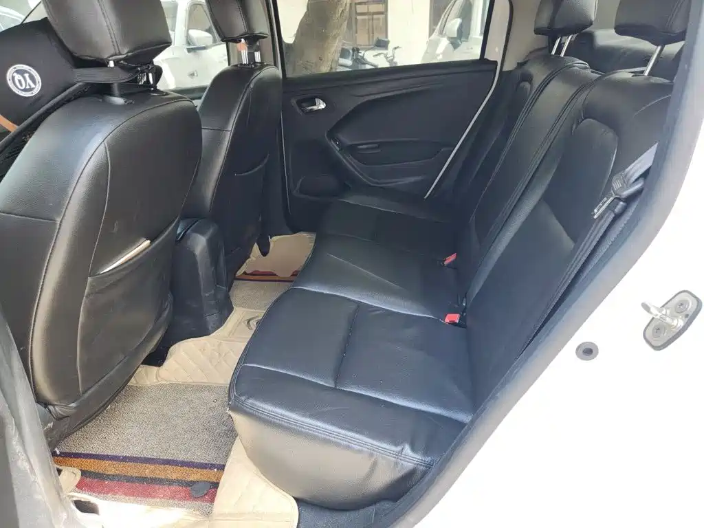 Citroen Elysee — миниатюра 18
