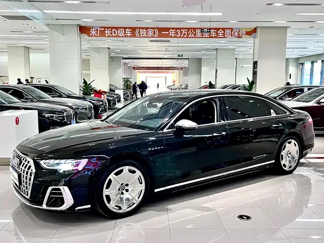 AUDI A8