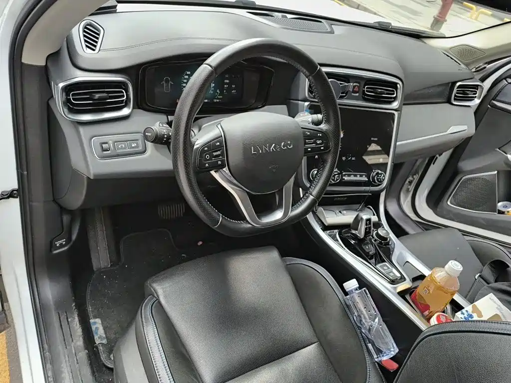 Lynk & Co 01 EM-P — миниатюра 5