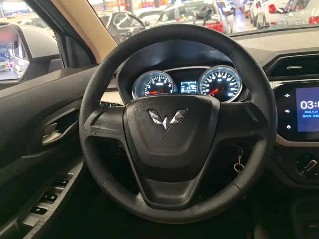 Wuling Hongguang — миниатюра 11