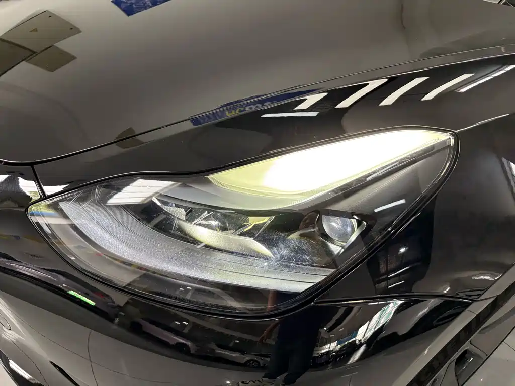 Tesla Model 3 — миниатюра 16
