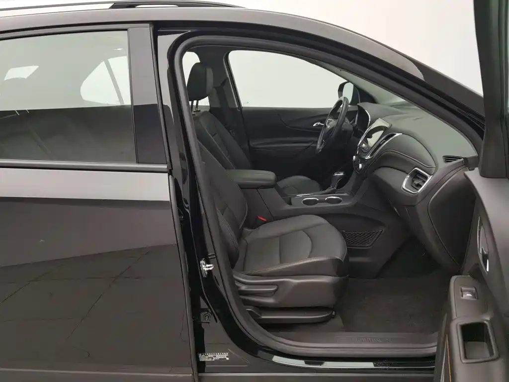 Chevrolet Equinox — миниатюра 23