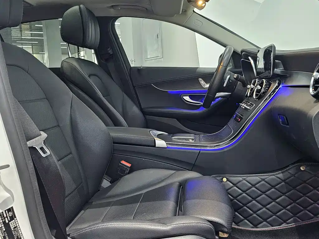 Mercedes-Benz C-Class — миниатюра 7