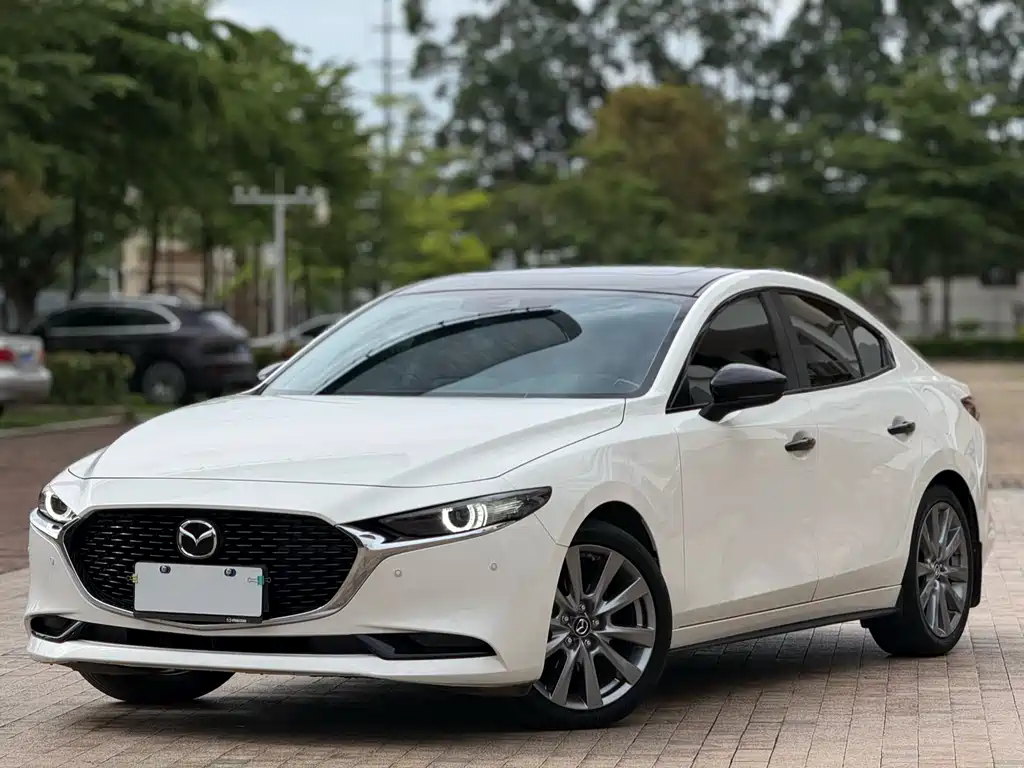 Mazda 3 Axela 2024