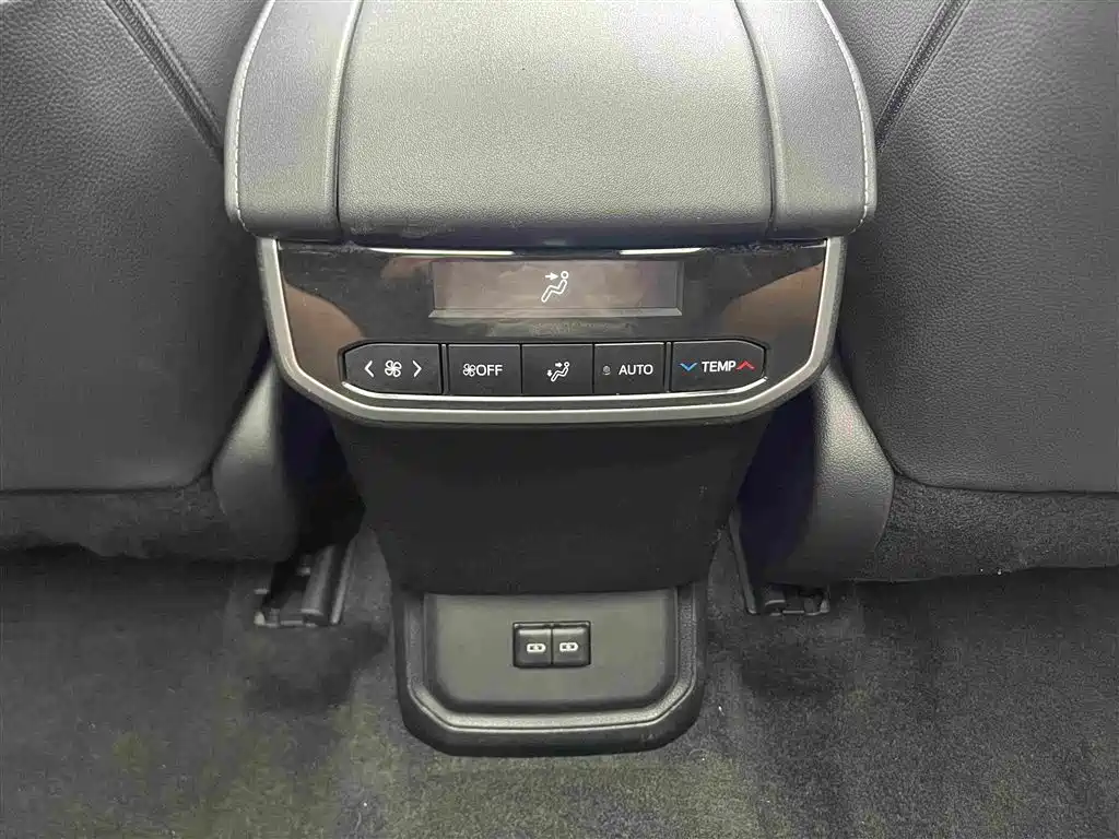 Toyota Crown Kluger — миниатюра 18