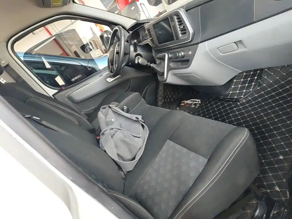 MAXUS V80 — миниатюра 25