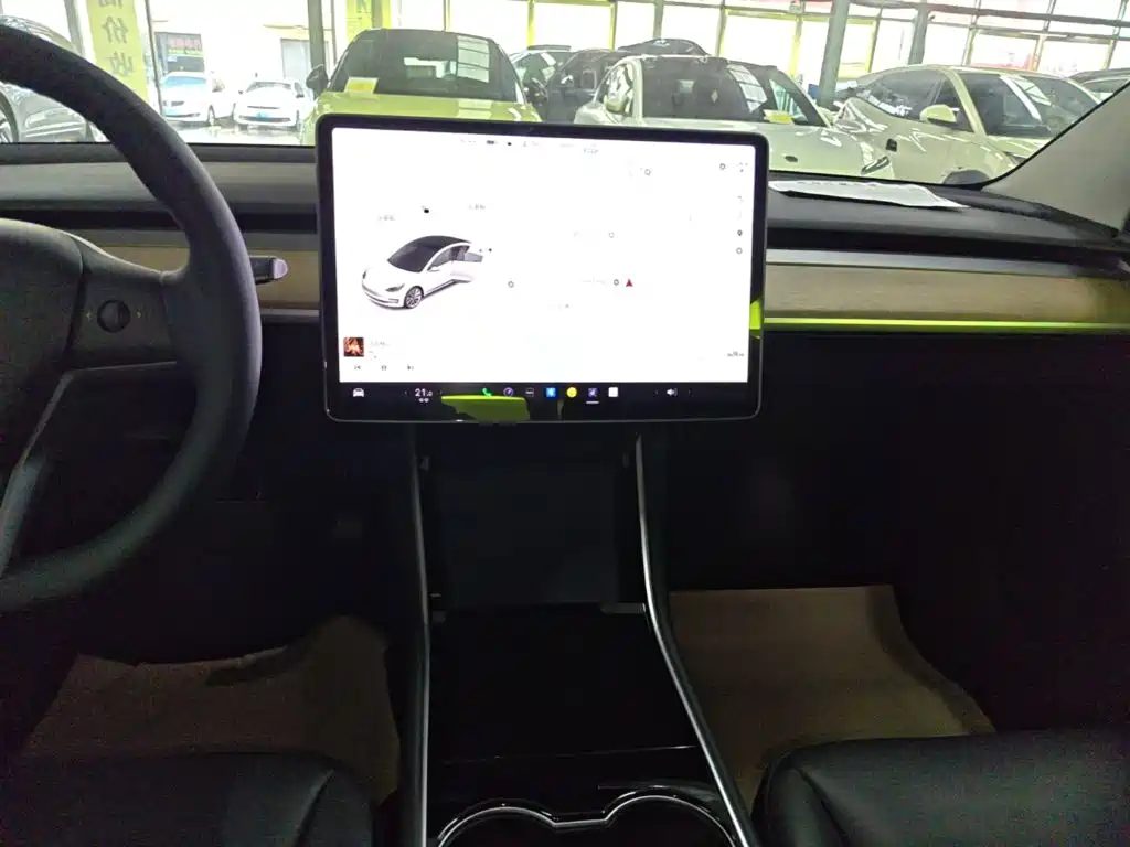 Tesla Model 3 — миниатюра 13