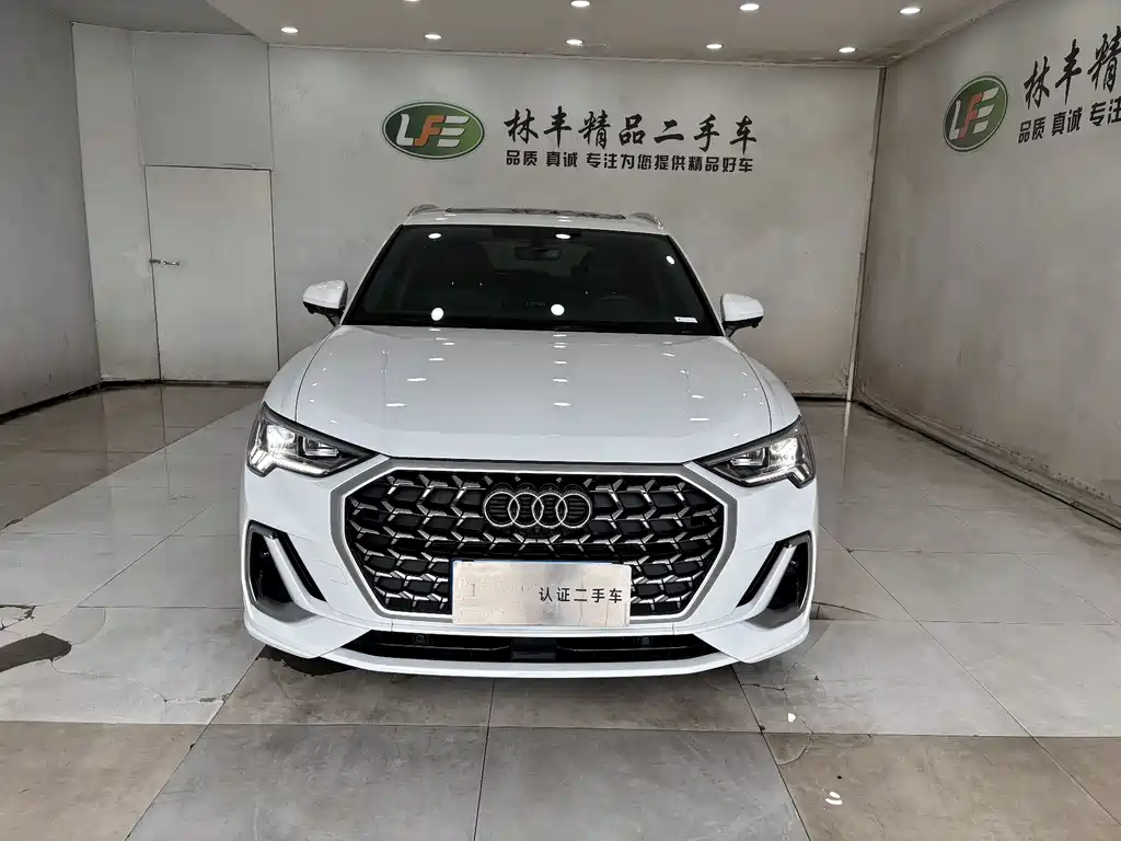 Audi Q3 2025 45 40TFSI Fashion