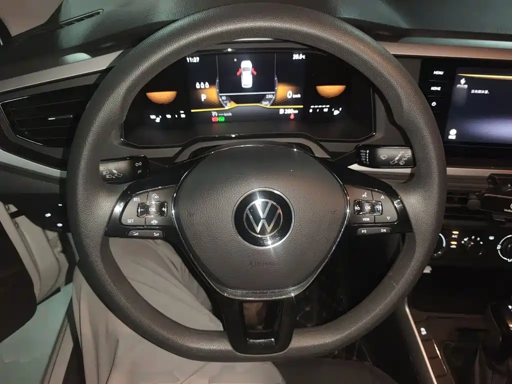 Volkswagen Polo — миниатюра 6