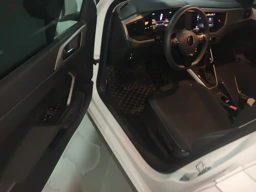 Volkswagen Polo — миниатюра 12