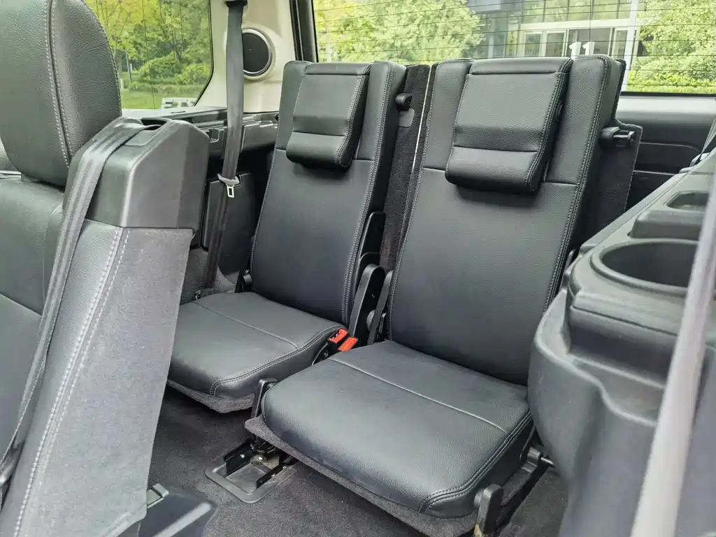 Land Rover Discovery — миниатюра 13