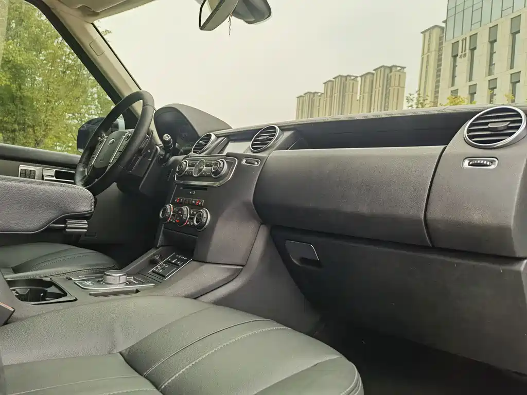 Land Rover Discovery — миниатюра 10