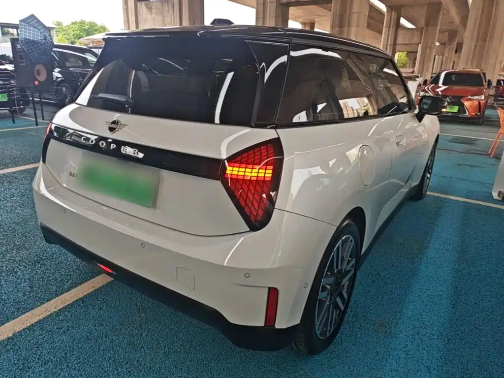 MINI MINI COOPER EV — миниатюра 7