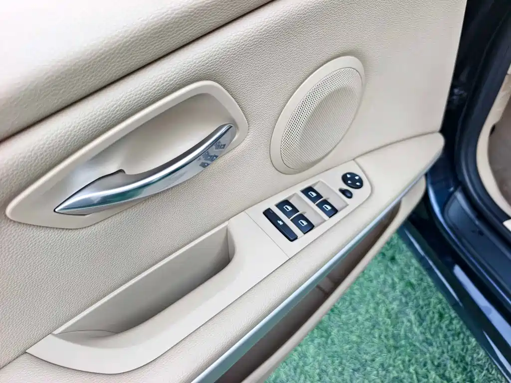 BMW 3 Series — миниатюра 9