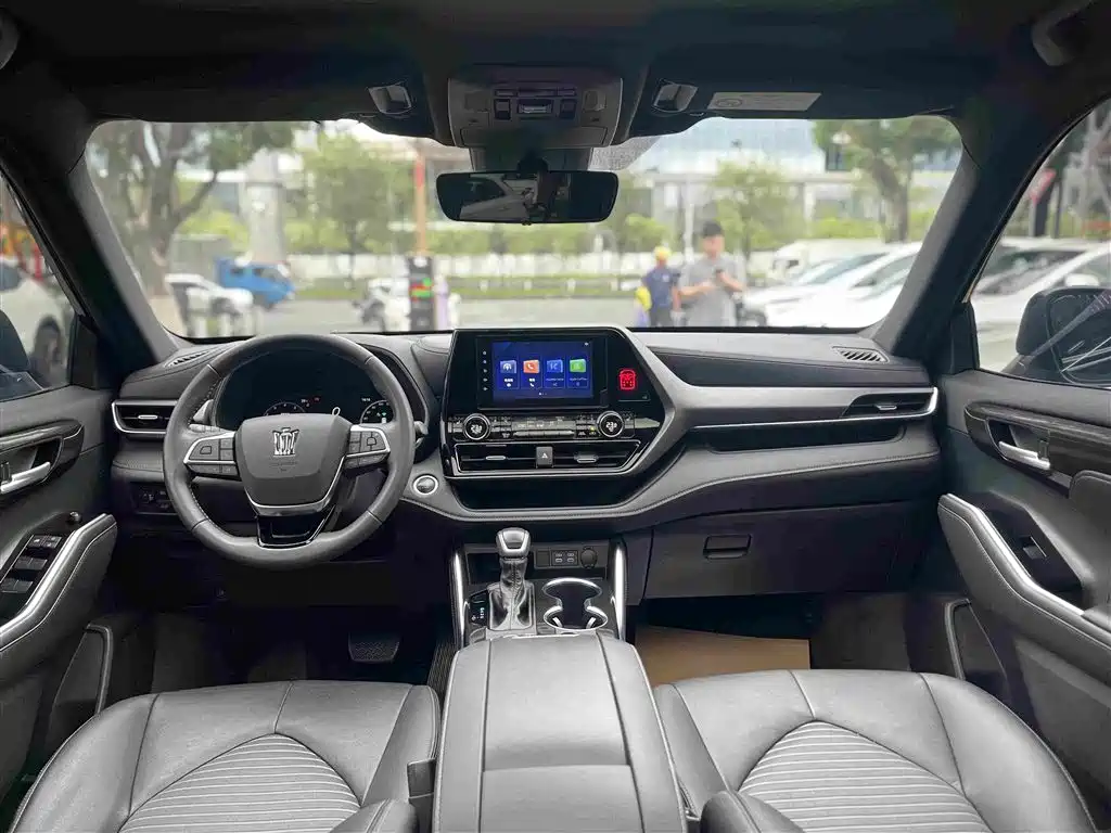 Toyota Crown Kluger — миниатюра 19