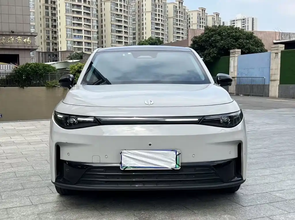 Leapmotor Leapmotor C10 — миниатюра 2