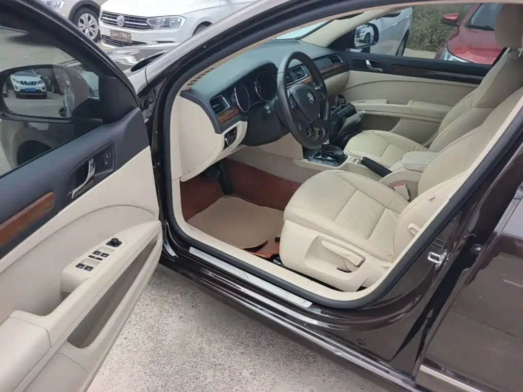 Skoda Superb — миниатюра 16