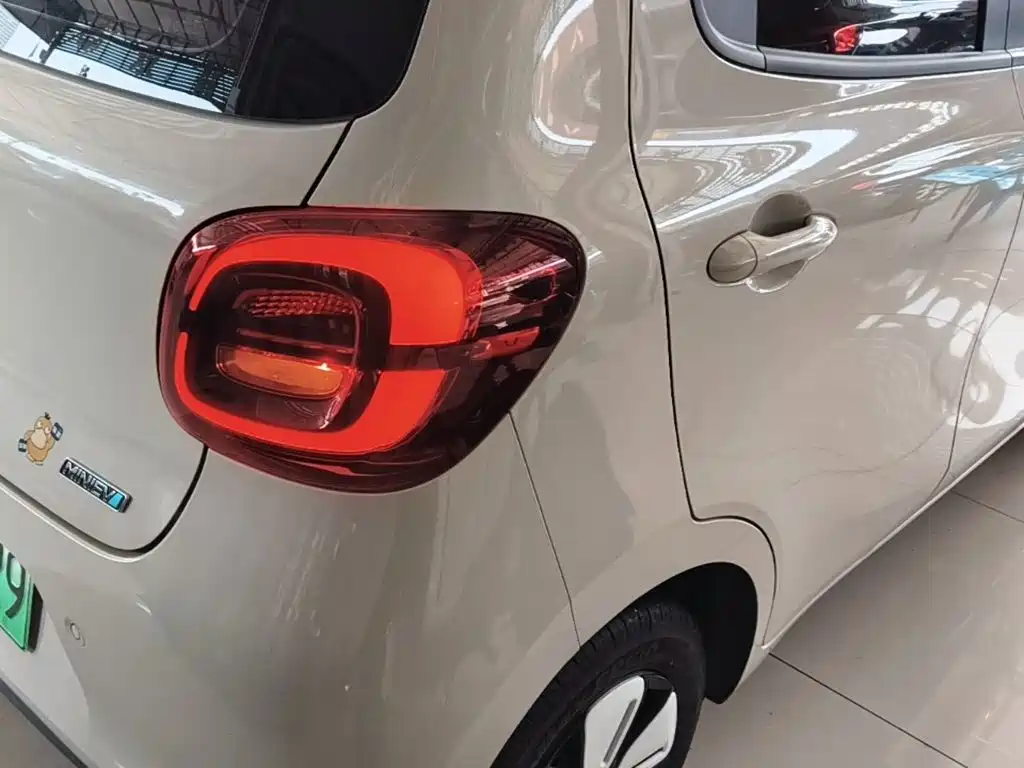 Wuling MINIEV — миниатюра 8