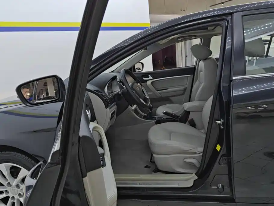Geely Emgrand 2014 1.3T MT Elite