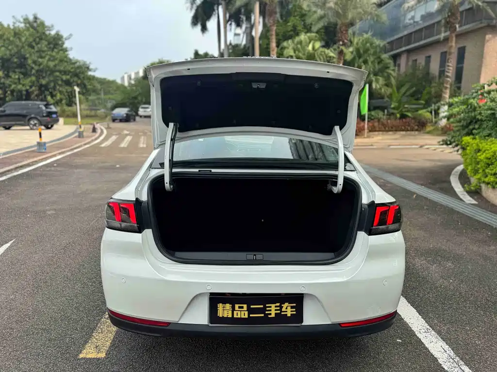 Peugeot 308 — миниатюра 19