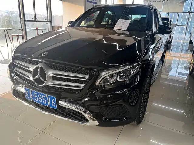 MERCEDES-BENZ GLC