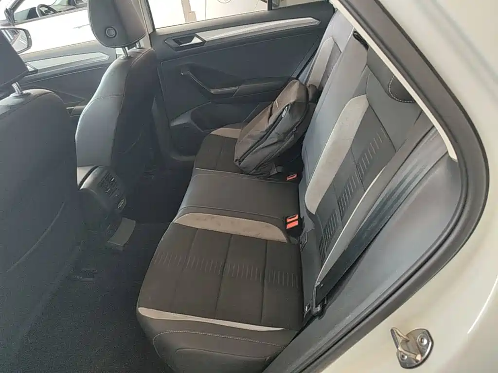 Volkswagen T-Roc — миниатюра 17