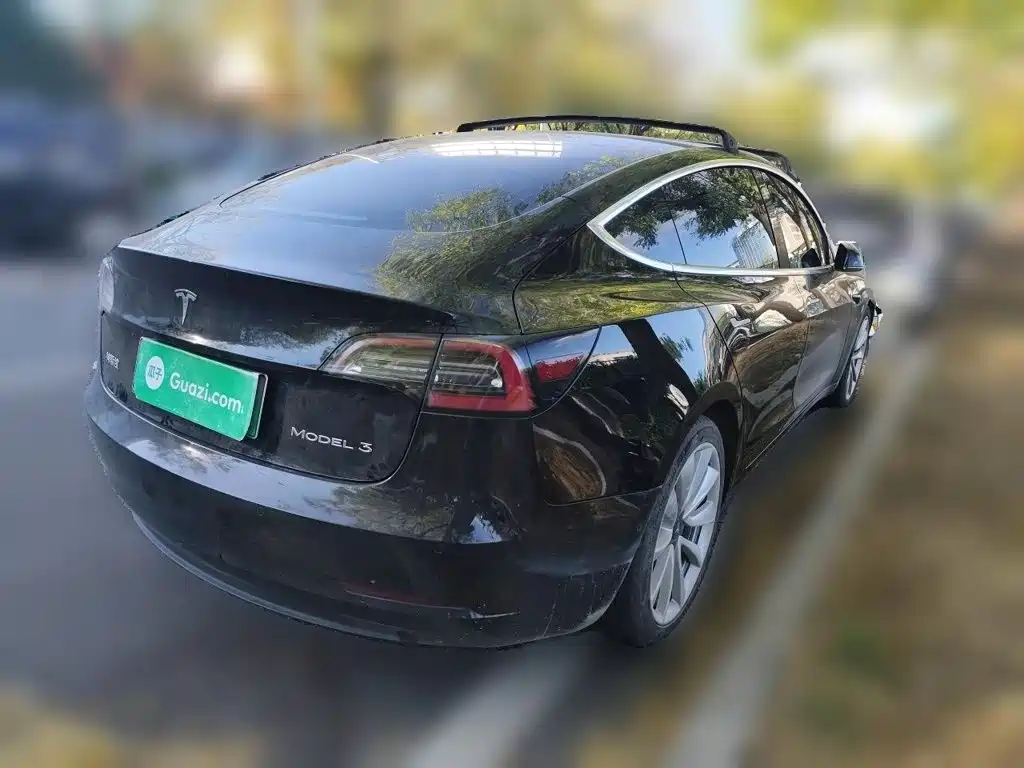 Tesla Model 3 — миниатюра 6