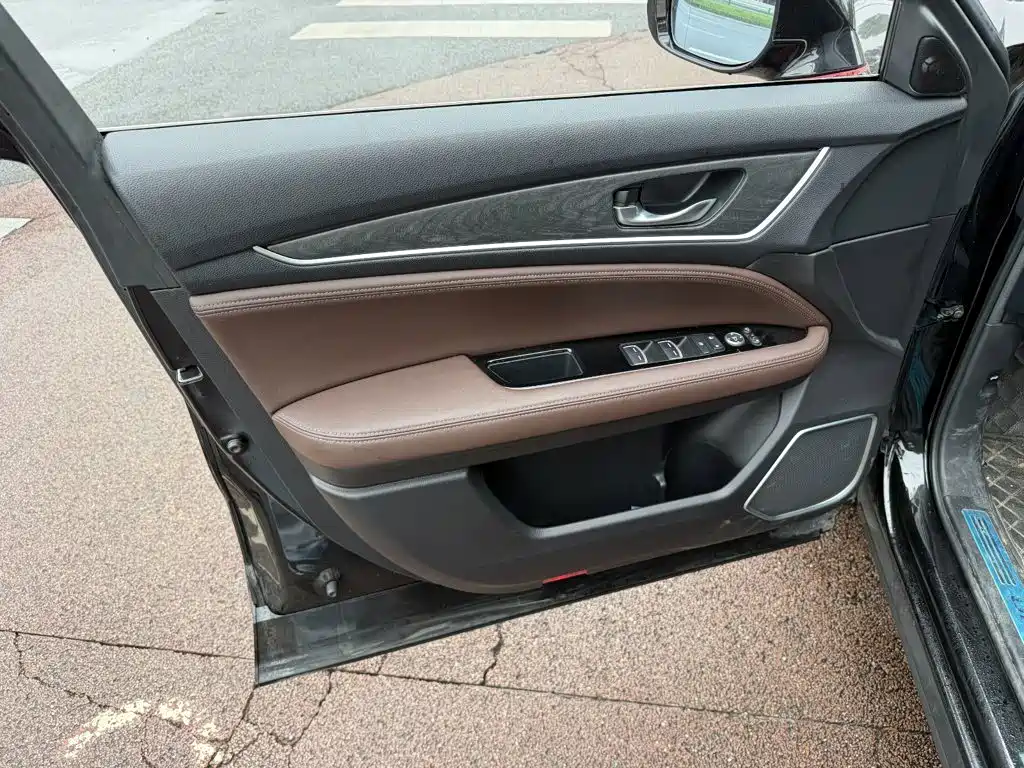 Honda UR-V — миниатюра 6