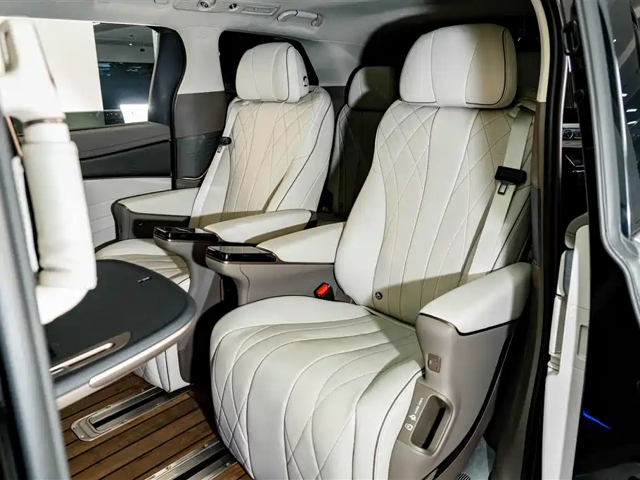 Denza Denza D9 — миниатюра 16