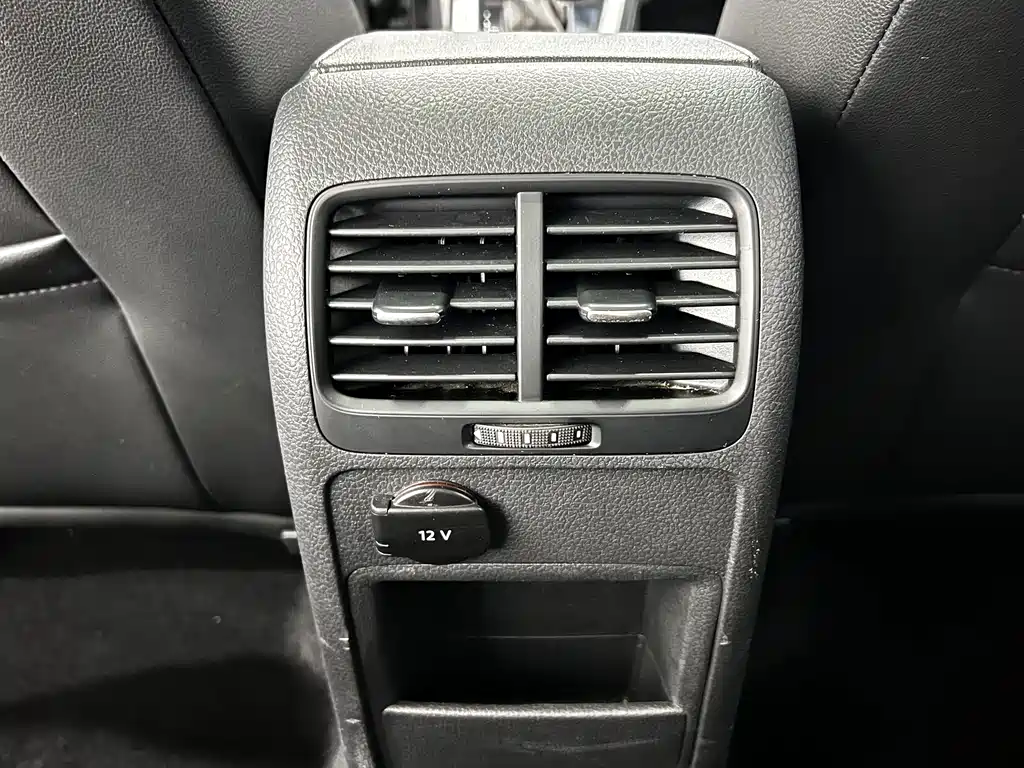 Volkswagen Sagitar — миниатюра 18