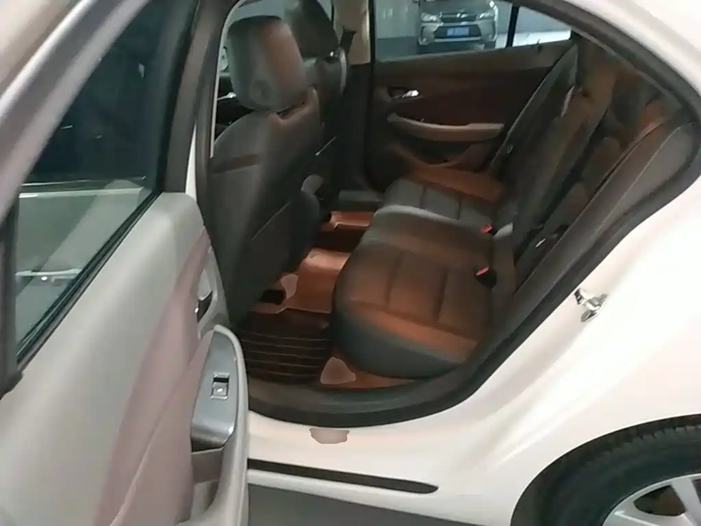 Chevrolet Malibu — миниатюра 17