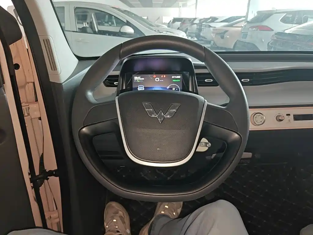 Wuling MINIEV — миниатюра 11