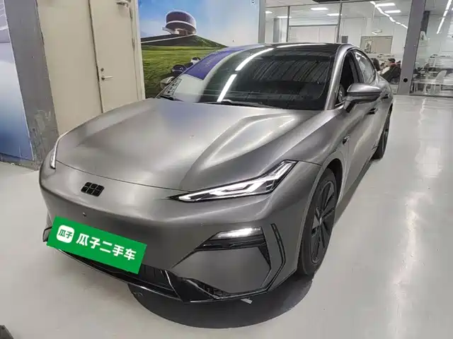 2024 Geely Galaxy E8