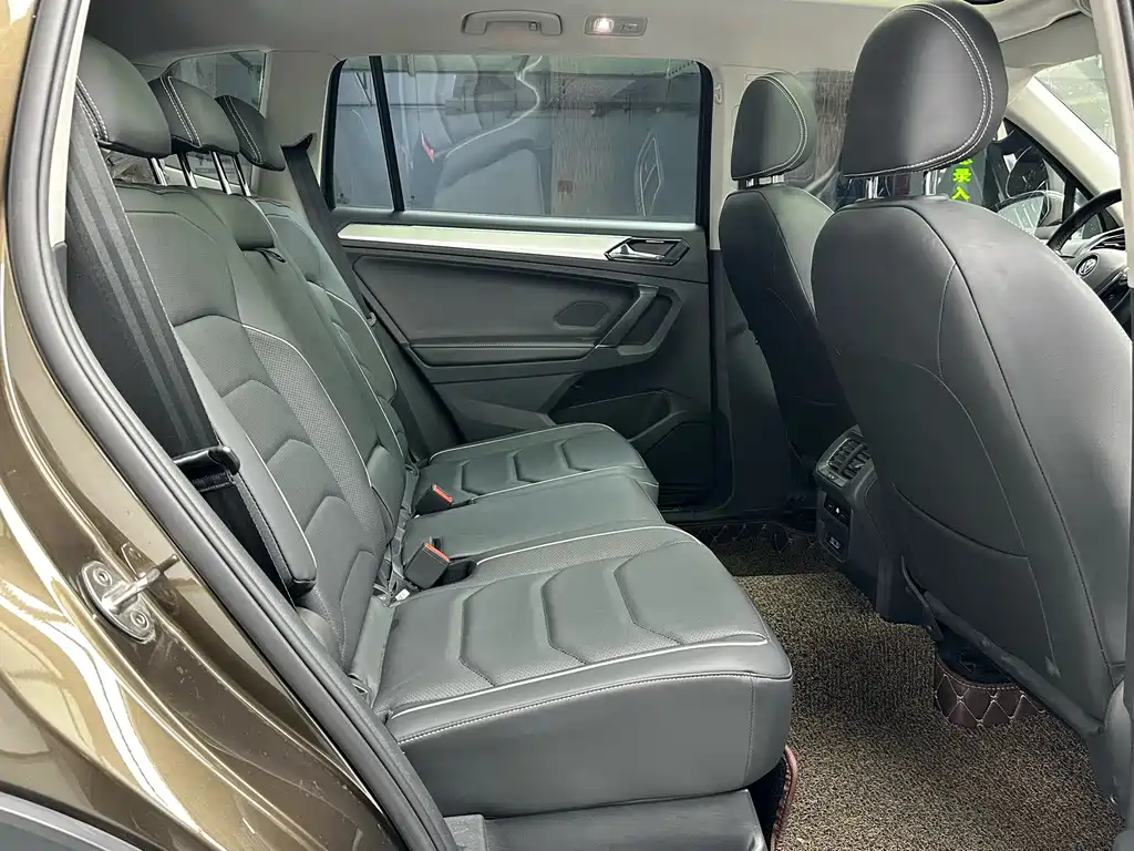 Volkswagen Tiguan L — миниатюра 12