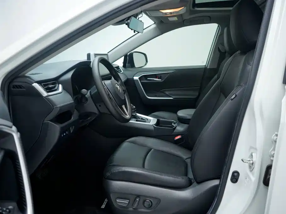 Toyota RAV4 — миниатюра 5