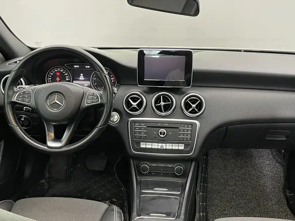 Mercedes-Benz A-Class (Import) — миниатюра 3