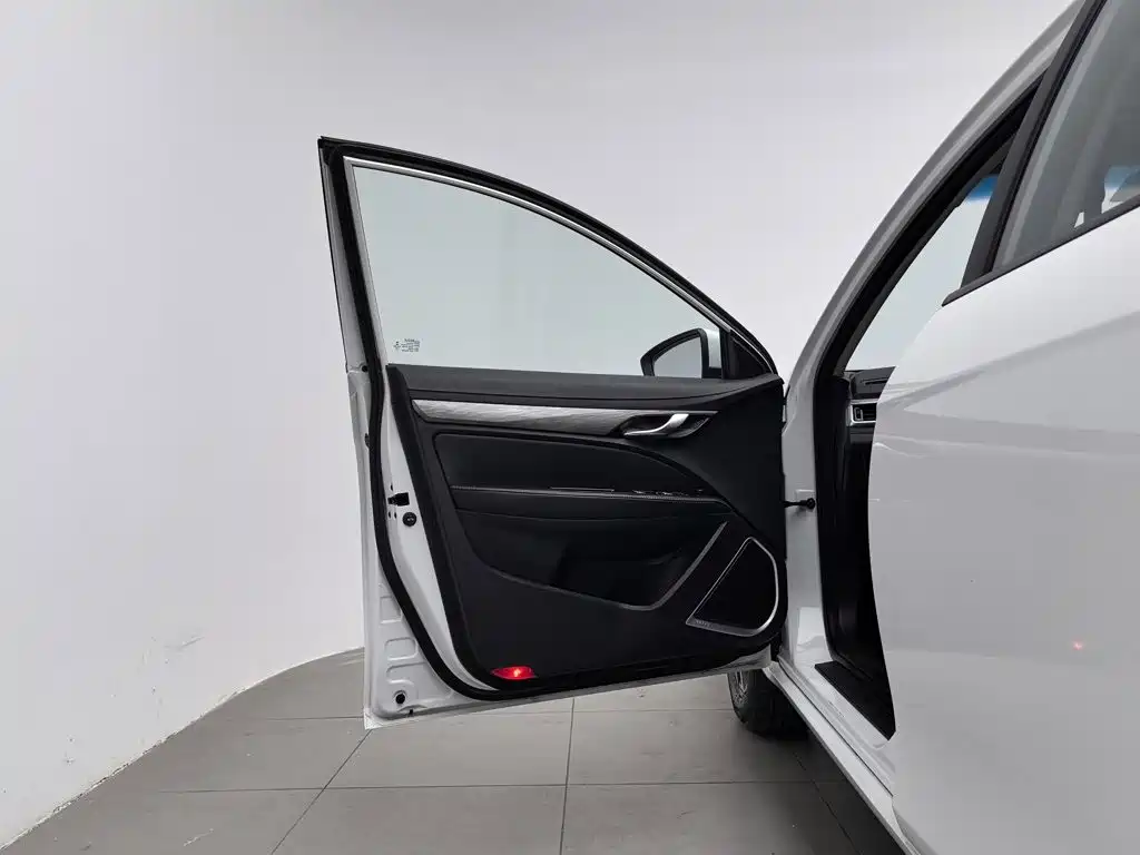 Geely Emgrand — миниатюра 8