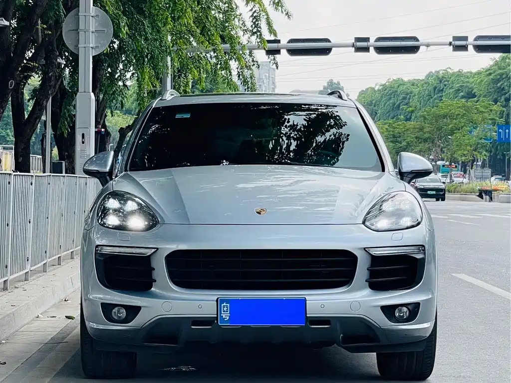 Porsche Cayenne — миниатюра 2